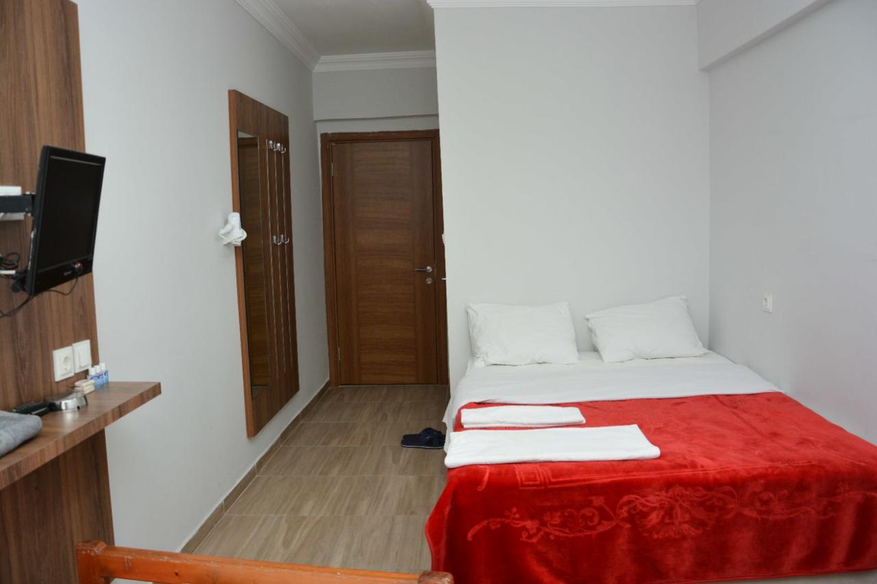 איספרטה Hotel Altug מראה חיצוני תמונה